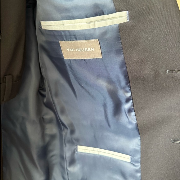 Van Heusen Men's Dark Blue Suit - Picture 12 of 16